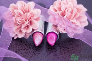 �ں��ɫ�����𣿿ں��ɫ�û��ǲ���ɫ�ã�